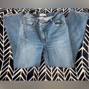 Abercrombie & Fitch The 90s Straight Ultra High Rise